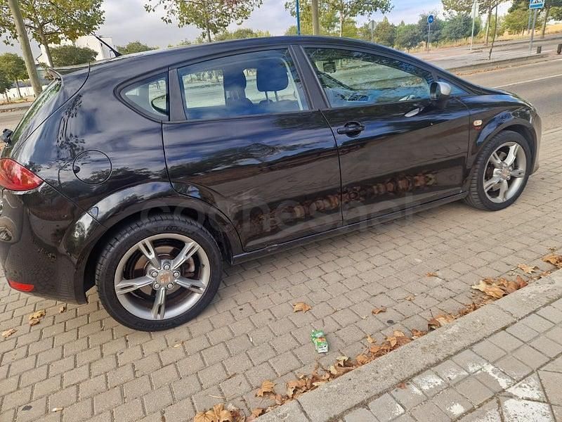 Usado Seat Leon FR 170 CV (125 kW) 2007 Negro Berlina