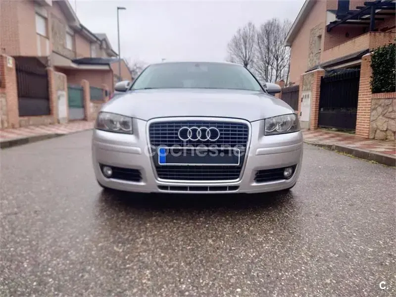 Usado Audi A3 Ambiente 160 CV (117 kW) 2007 Gris / plata Utilitario