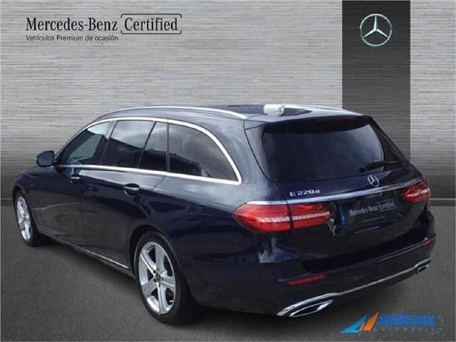 Usado Mercedes E220 194 CV (142 kW) 2018 Azul Familiar