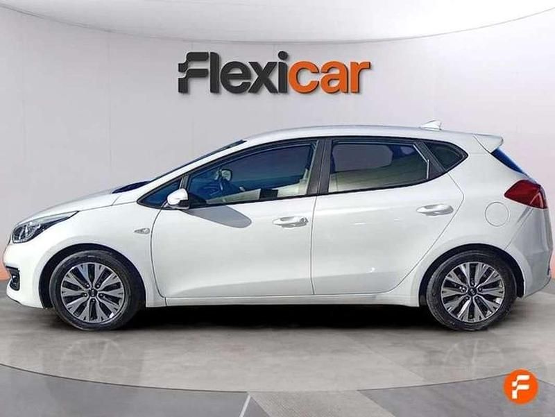 Usado Kia Ceed 101 CV (74 kW) 2018 Blanco Utilitario
