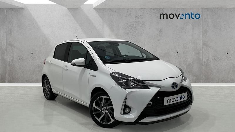 Blanco Usado 2020 Toyota Yaris Hybrid Berlina | 14.490 € (Buen precio) - Imagen 1/4