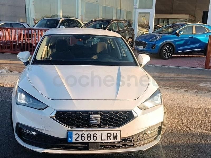 Usado Seat Leon Reference 115 CV (84 kW) 2021 Blanco Berlina