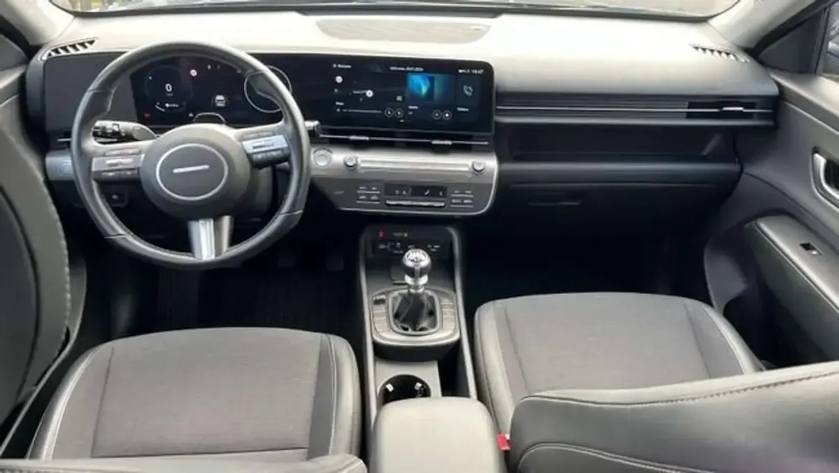 Używany Hyundai Kona Blackline 120 KM (88 kW) 2024 Niebieski SUV