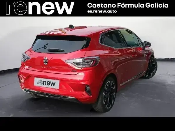 Begagnad Renault Clio V Techno 143 HK (105 kW) 2025 Röd Sedan