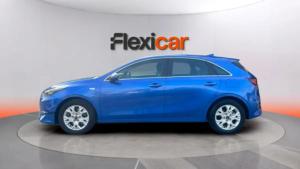 Usado Kia Ceed 101 CV (74 kW) 2022 Azul Utilitario