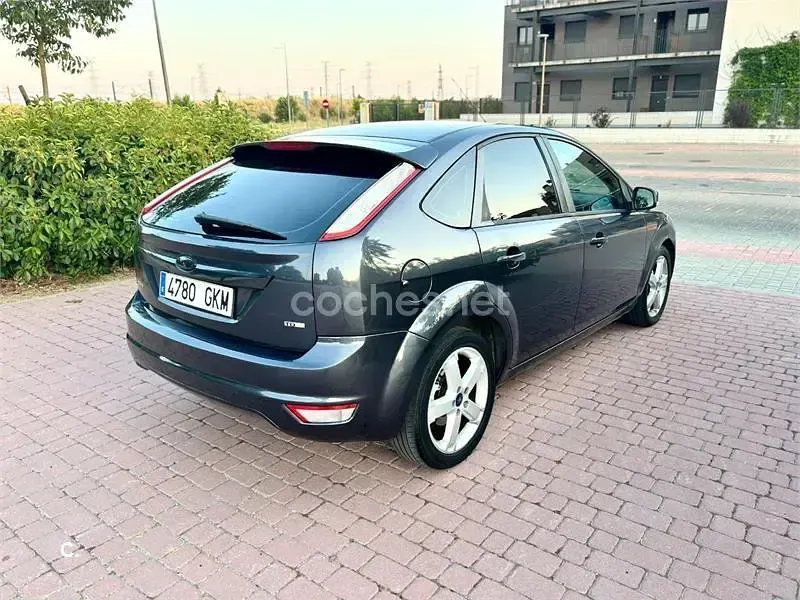 Usado Ford Focus Trend 90 CV (66 kW) 2009 Negro Berlina