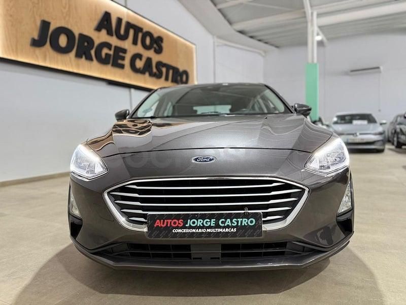 Begagnad Ford Focus Trend 120 HK (88 kW) 2021 Grå Sedan