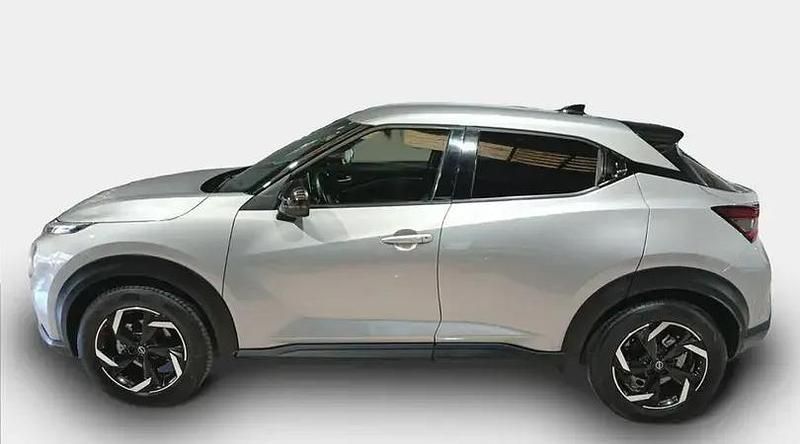 Usado Nissan Juke N-Connecta 114 CV (83 kW) 2023 Diamond silver (metalizado) SUV