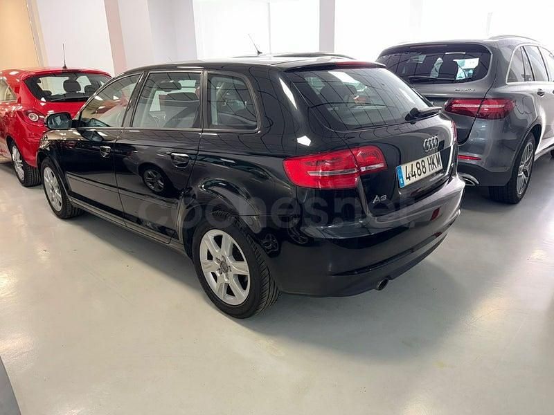 Usado Audi A3 Sportback Attraction 105 CV (77 kW) 2012 Negro Utilitario