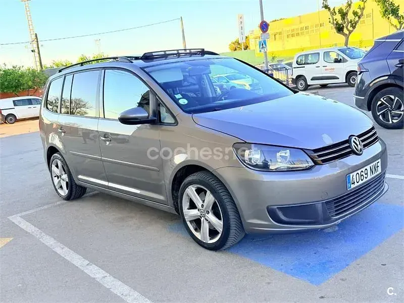 Usado VW Touran Advance 140 CV (102 kW) 2011 Gris / plata Monovolumen