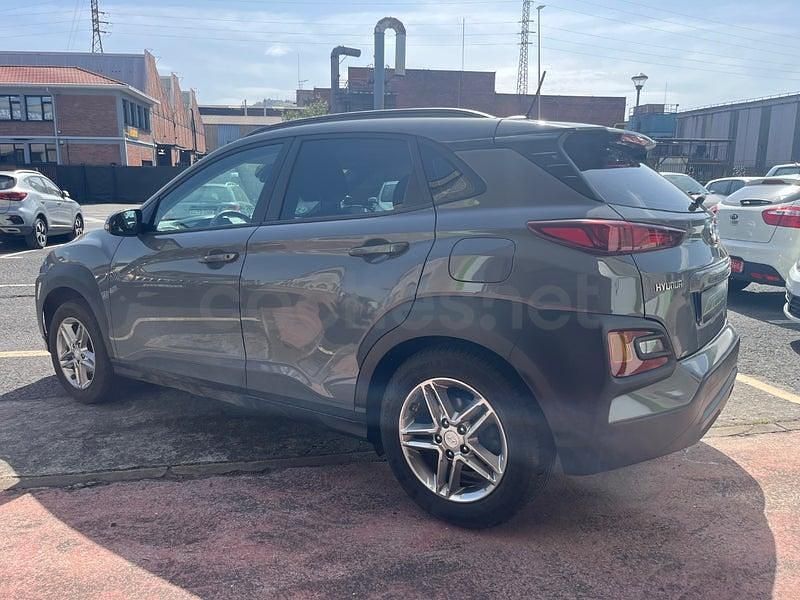 Usado Hyundai Kona 120 CV (88 kW) 2018 Gris / plata SUV
