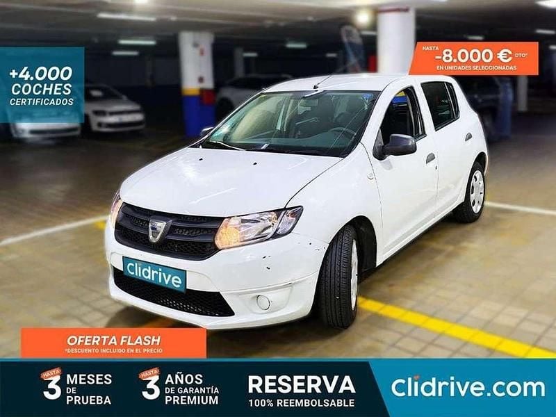 Usado Dacia Sandero Ambiance 75 CV (55 kW) 2015 Blanco Utilitario