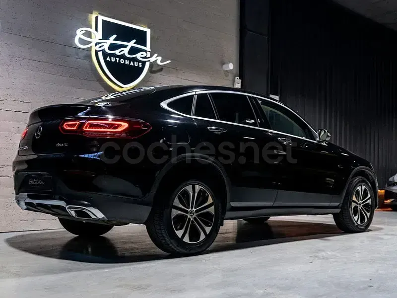 Usado Mercedes GLC300e 320 CV (235 kW) 2021 Negro SUV