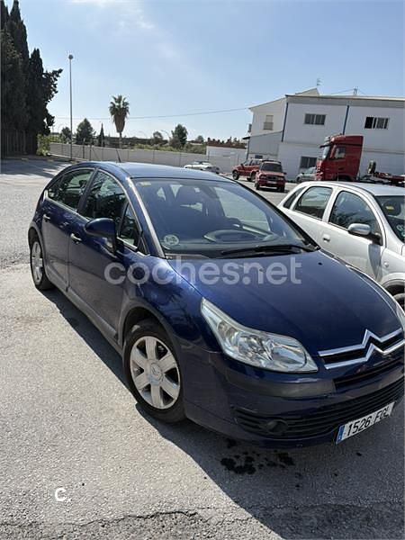 Usado Citroën C4 110 CV (80 kW) 2006 Azul Berlina