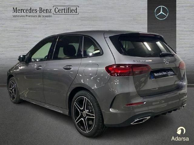 Usado Mercedes B250e AMG line 218 CV (160 kW) 2025 Gris montaña Utilitario