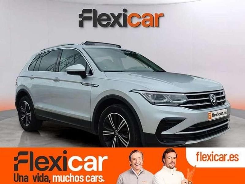 Usado VW Tiguan Life 150 CV (110 kW) 2021 Gris SUV