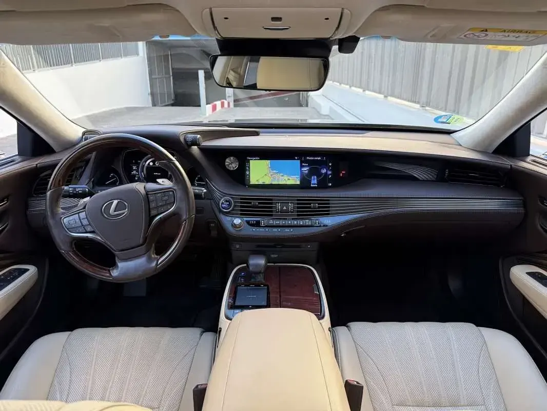 Usado Lexus LS500h Executive Line 359 CV (264 kW) 2018 Negro Berlina