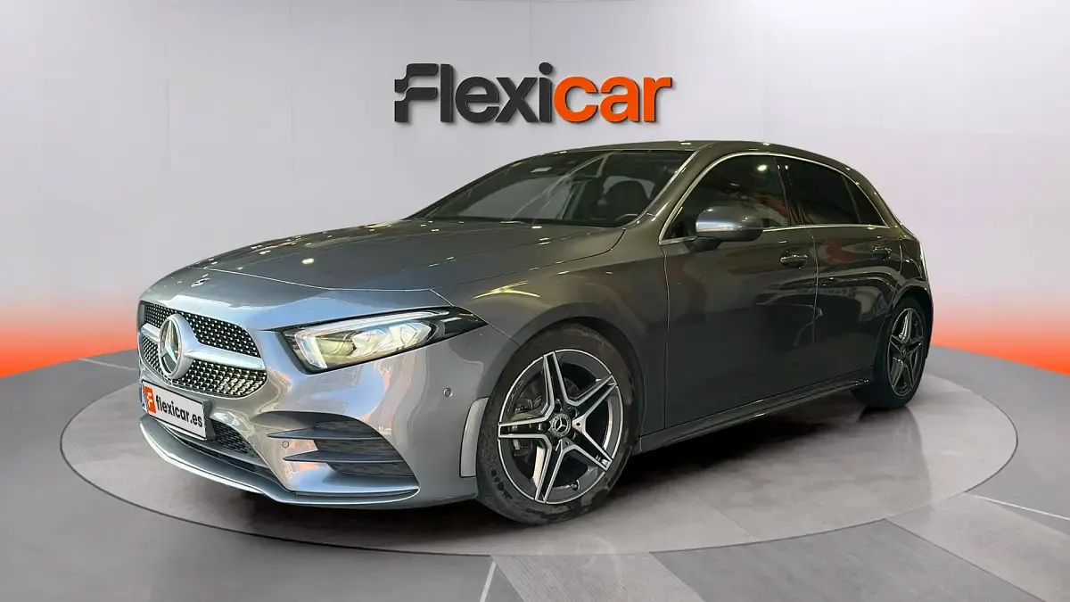 Usado Mercedes A180 116 CV (85 kW) 2020 Gris Berlina