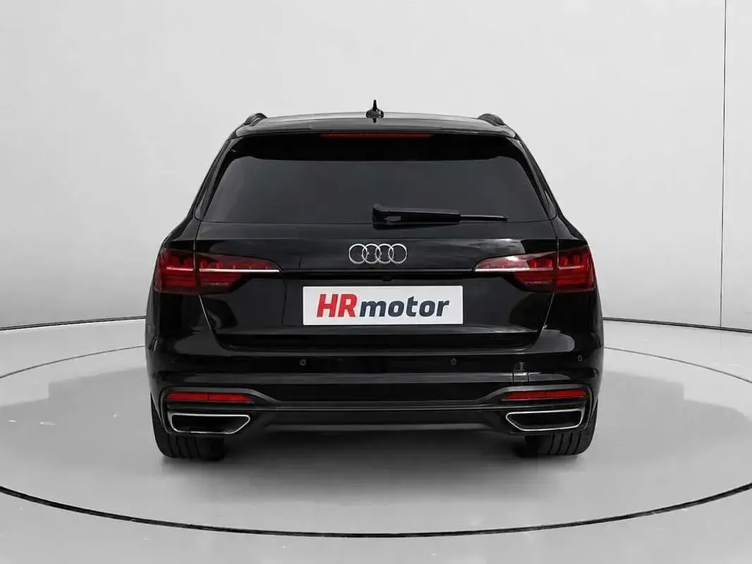 Usado Audi A4 Advanced 163 CV (119 kW) 2022 Negro Familiar