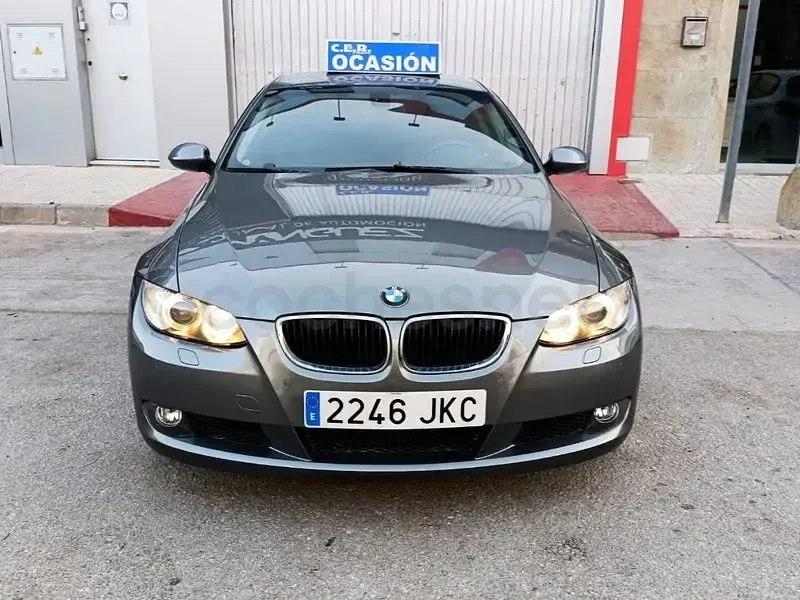 Usado BMW 320 Comfort Edition 170 CV (125 kW) 2007 Gris / plata Coupe