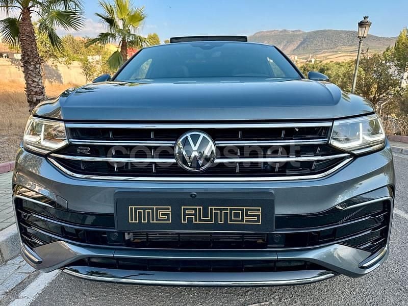 Gris Usado 2022 VW Tiguan Allspace R-line SUV | 37.999 € (Precio justo) - Imagen 1/4