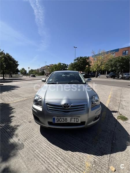 Gris / plata Usado 2007 Toyota Avensis Sol Berlina | 4900 € (Precio justo) - Imagen 1/4