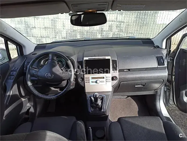 Usado Toyota Corolla Verso Sol 116 CV (85 kW) 2005 Gris / plata Monovolumen