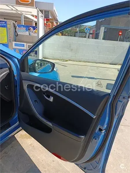 Usado Hyundai i30 90 CV (66 kW) 2013 Azul Berlina