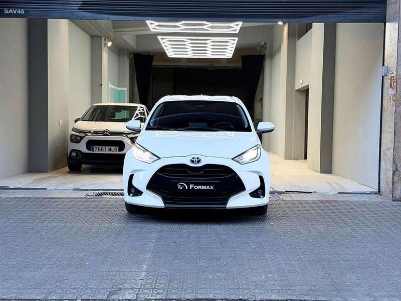 Usado Toyota Yaris Hybrid Style 116 CV (85 kW) 2025 Blanco Utilitario