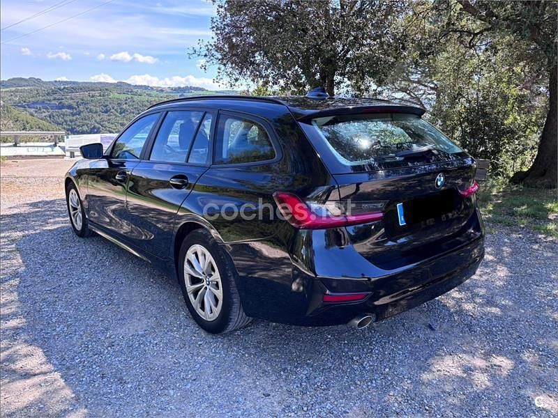 Usado BMW 318 Comfort Edition 150 CV (110 kW) 2020 Negro Familiar