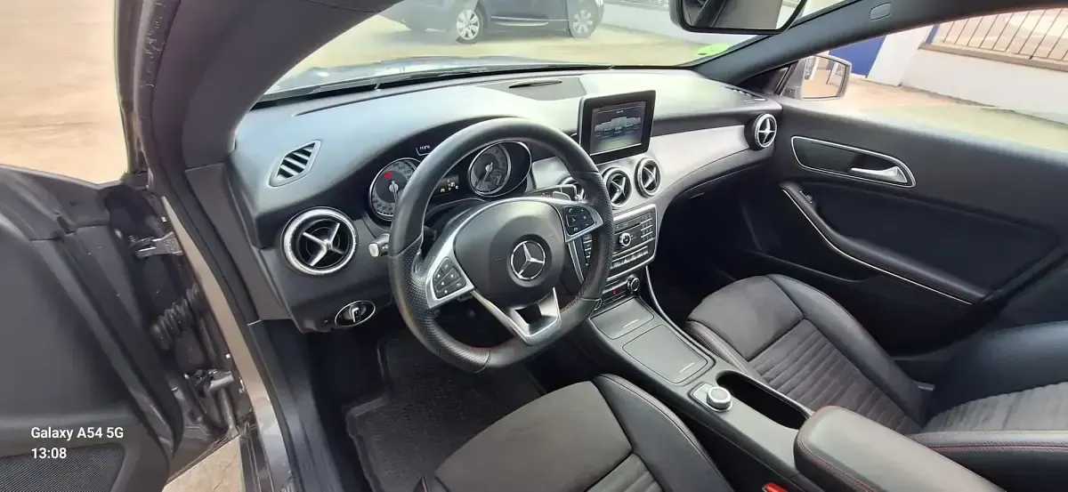 Usado Mercedes CLA200 AMG line 136 CV (100 kW) 2016 Gris / plata Berlina