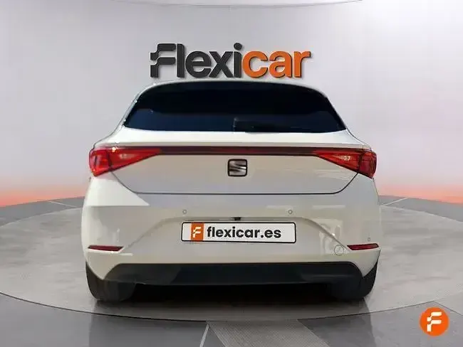 Usado Seat Leon Style 115 CV (84 kW) 2024 Blanco Berlina