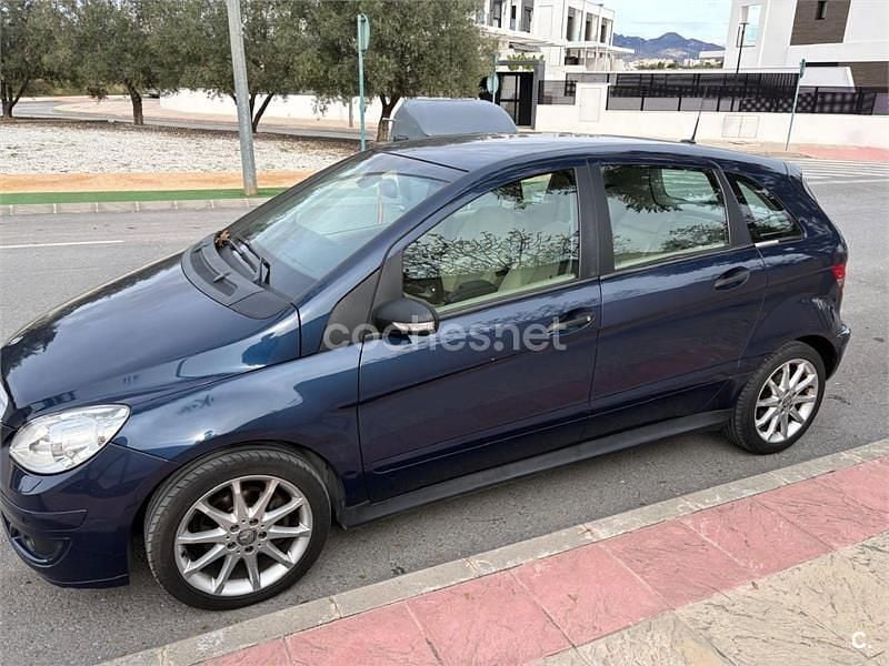 Usado Mercedes B200 136 CV (100 kW) 2007 Azul Monovolumen