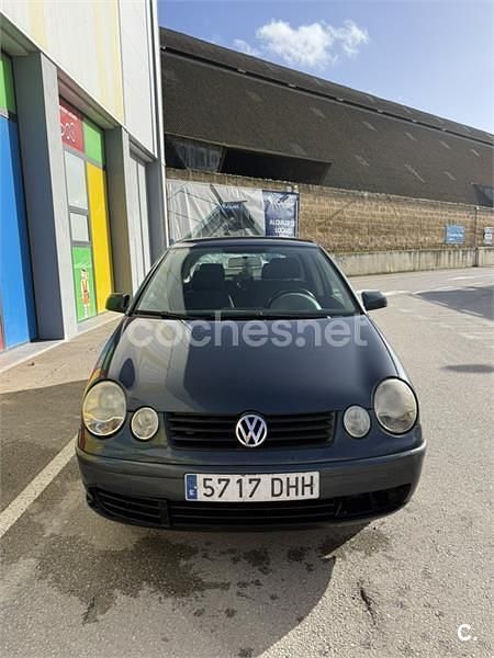 Azul Usado 2005 VW Polo Advance Berlina | 2000 € (Buen precio) - Imagen 1/4