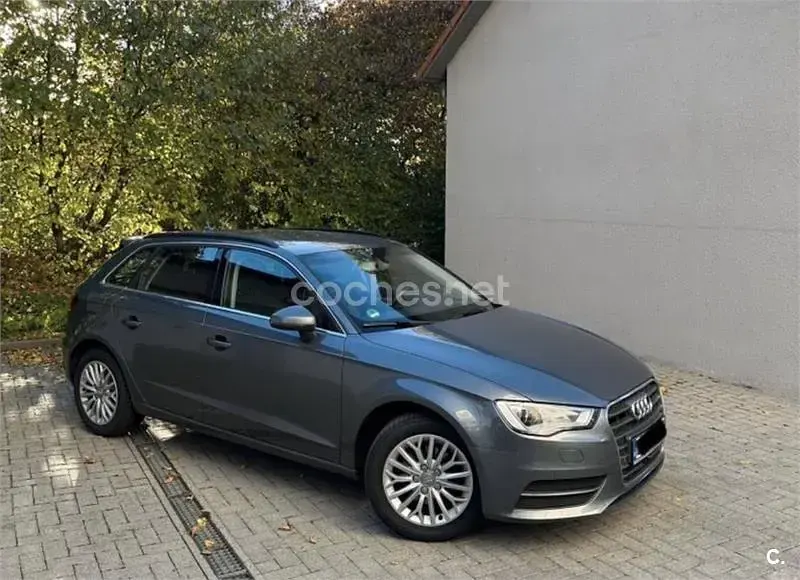 Usado Audi A3 150 CV (110 kW) 2015 Gris / plata Berlina