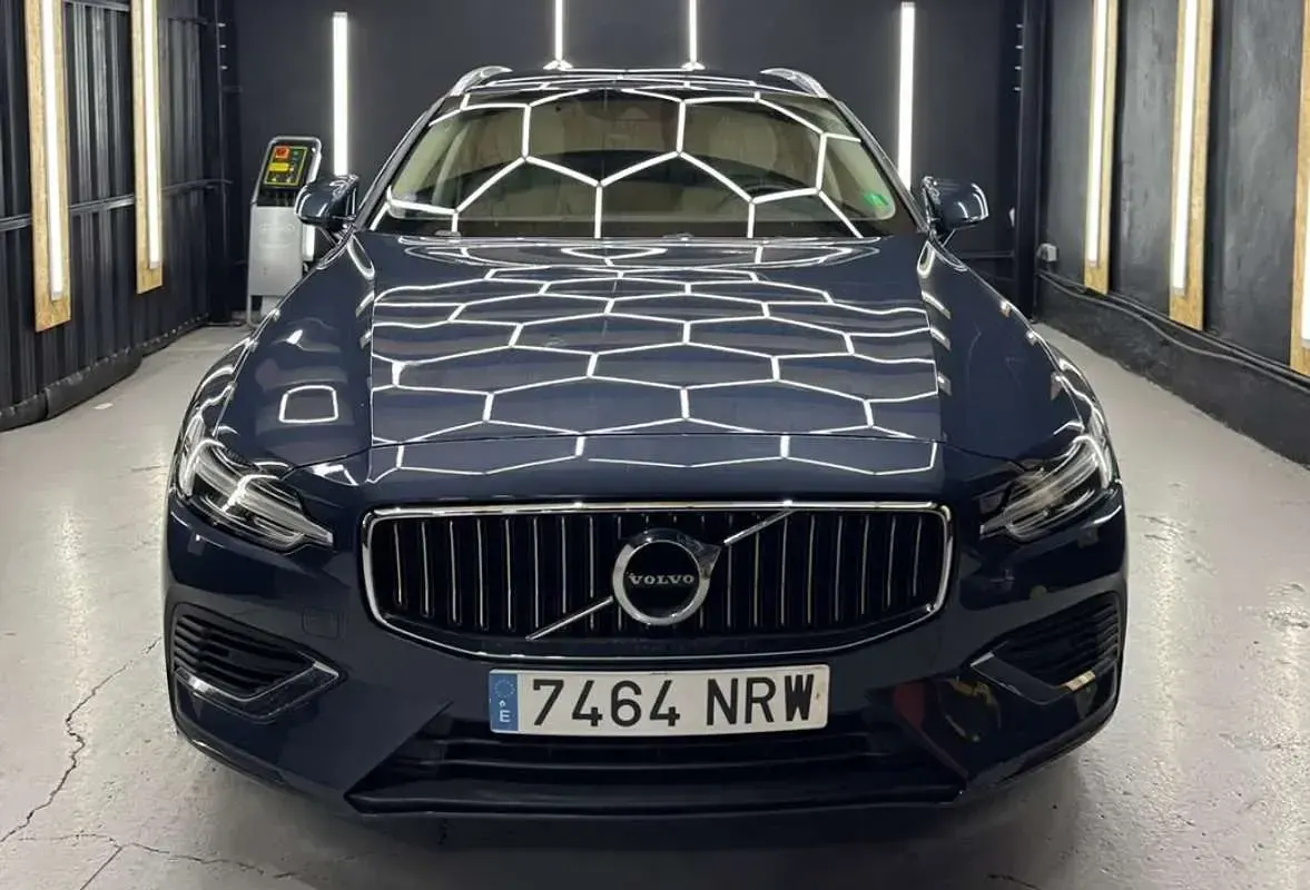 Usado Volvo V60 Inscription 340 CV (250 kW) 2020 Azul Familiar