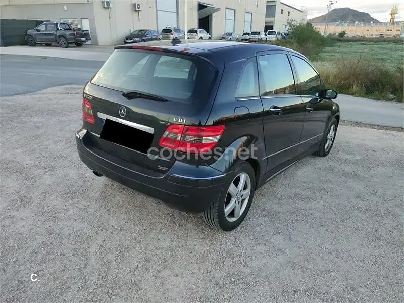 Usado Mercedes B200 140 CV (102 kW) 2007 Negro Monovolumen
