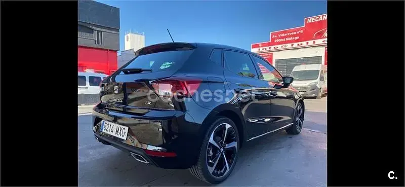Usado Seat Ibiza FR 150 CV (110 kW) 2024 Negro Utilitario