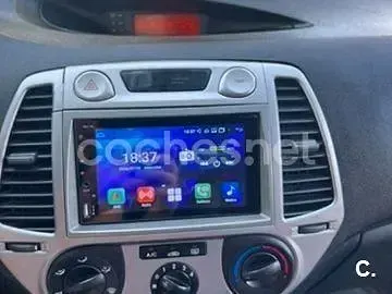 Usado Hyundai i20 Classic 78 CV (57 kW) 2010 Negro Utilitario