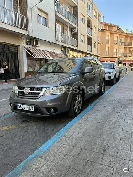Usado Fiat Freemont Lounge 170 CV (125 kW) 2012 Gris / plata SUV