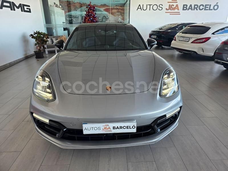 Usado Porsche Panamera Turbo S Executive 700 CV (514 kW) 2021 Gris / plata Berlina