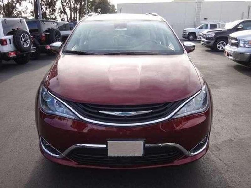 Usado Chrysler Pacifica Touring 291 CV (214 kW) 2020 Rojo SUV