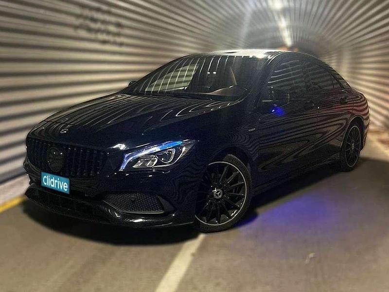 Usado Mercedes CLA180 122 CV (89 kW) 2018 Negro Berlina