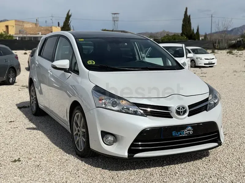 Usado Toyota Verso Advance 124 CV (91 kW) 2014 Blanco Monovolumen