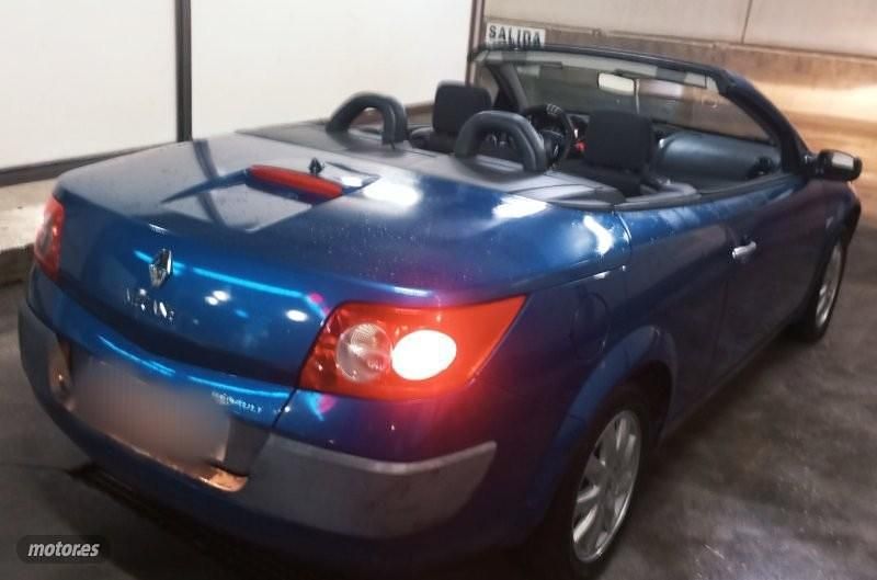 Usado Renault Mégane Cabriolet 120 CV (88 kW) 2007 Azul Descapotable