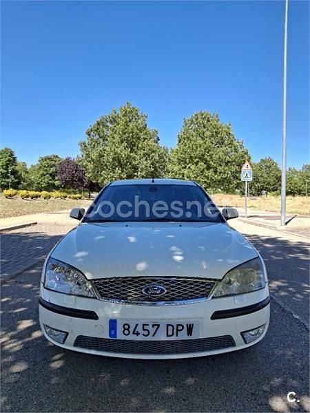 Blanco Usado 2005 Ford Mondeo Trend Berlina | 2600 € (Un poco caro) - Imagen 1/4