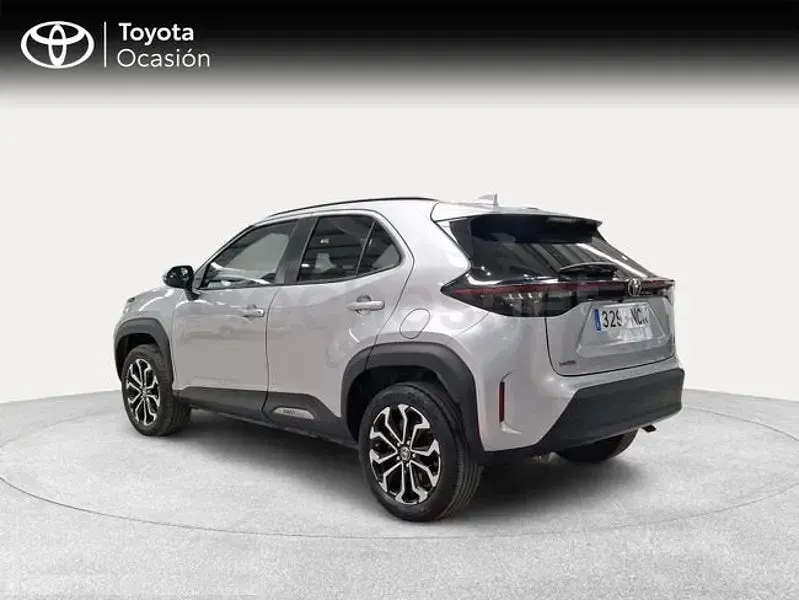 Usado Toyota Yaris Cross Active 116 CV (85 kW) 2025 Gris / plata SUV