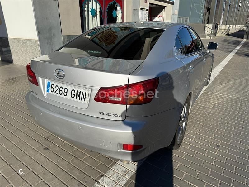 Usado Lexus IS220d 177 CV (130 kW) 2009 Gris / plata Berlina