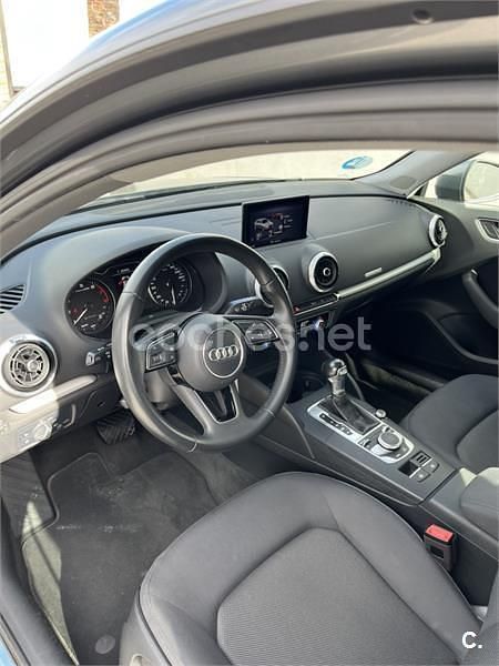 Usado Audi A3 131 CV (96 kW) 2020 Gris / plata Berlina