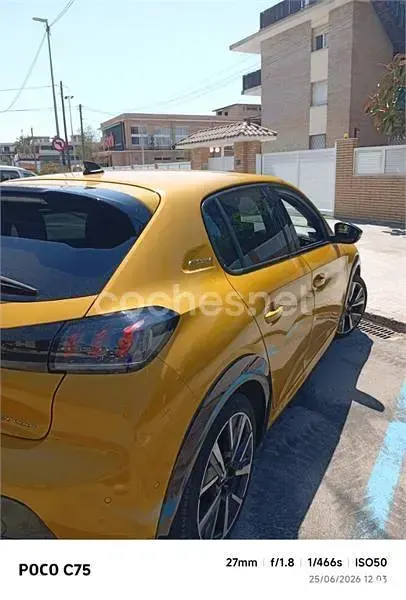 Usado Peugeot 208 GT 130 CV (95 kW) 2020 Amarillo Utilitario